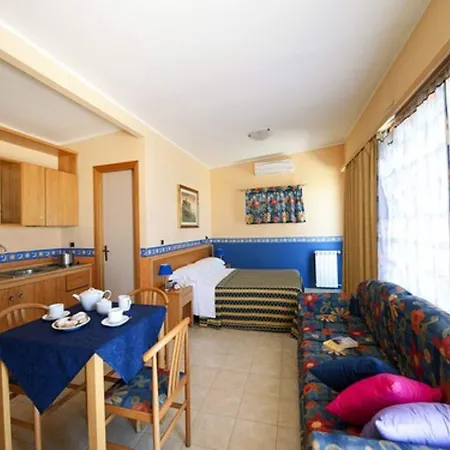 Villaggio Internazionale La Plaja База отдыха 3*